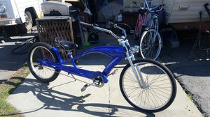 Photo Beautiful phat cycles 26in blue metallic 3 speed stretch, like new