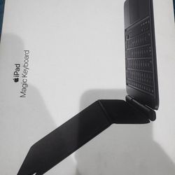 iPad Pro 11inch (m4) Wi-fi  With Magic Key-pad 