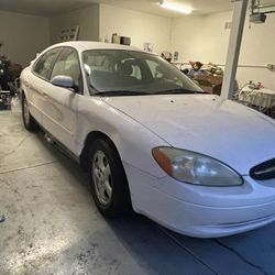 2003 Ford Taurus 