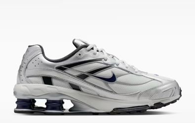 Men’s Nike size 9