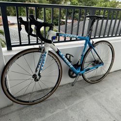 Trek Madone 5.9 Carbon Roadbike 56 for Sale in Miami FL OfferUp