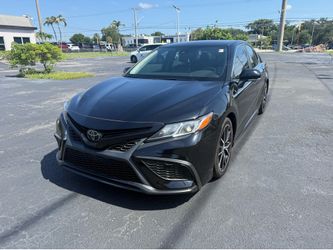 2022 Toyota Camry SE