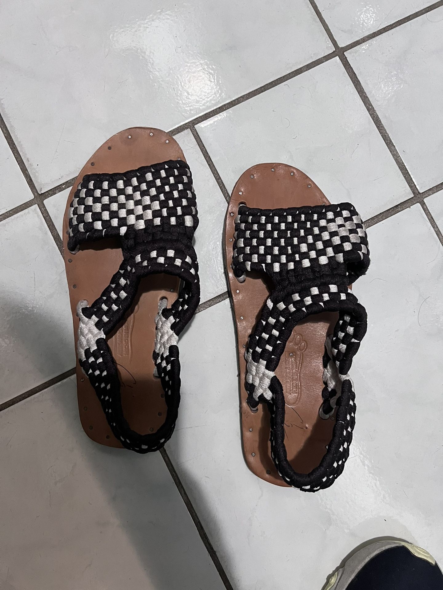 Huaraches Women's shoes