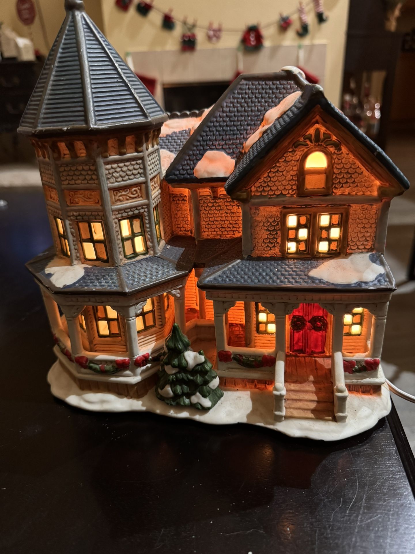 Village Square Mervin’s 2000 Christmas