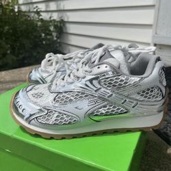 Bottega Venetta Orbit White