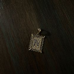 PENDANT  “N”