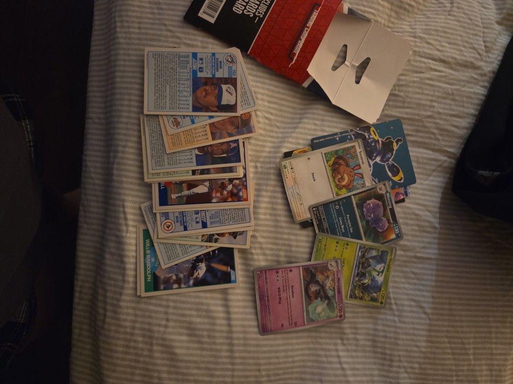 Assorted Baseball/Pokémon Cards