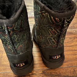 Girls Uggs. Size 1 Authentic. Like New 🌸
