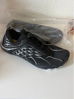 Water shoes size 42 unisex new