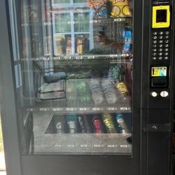 Crane 780 Combo Vending Machine Almost New Condition 