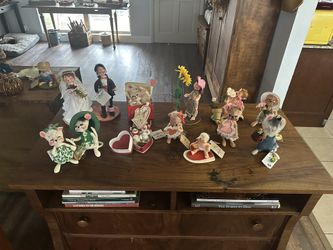 Vintage Annalee Doll Collection