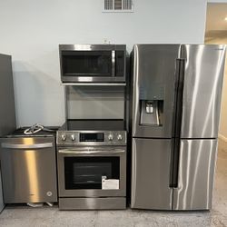 ✨ Gorgeous 4-Piece Kitchen Appliance Package! ✨