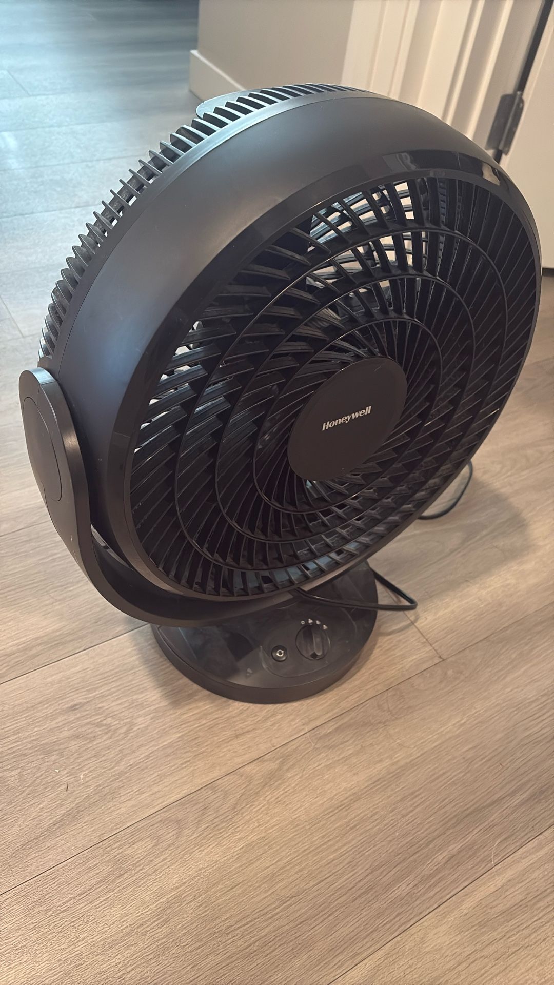 Large Honeywell Fan 14” Fan