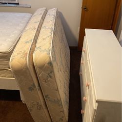 2 Twin Mattress / Like New
