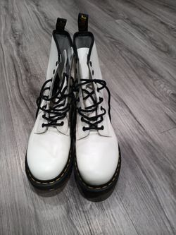 DR. MARTEN 1460 SMOOTH LEATHER BOOTS IN WHITE SIZE 11 WOMEN'S