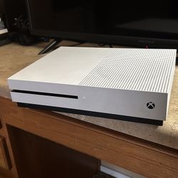 Xbox One S ( Broken, For Parts )