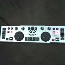 Numark DJ 2GO portable dj controller