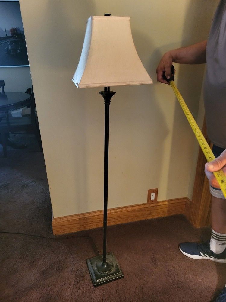 Lamp.... Approx 60" Tall