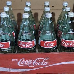 Old Collectible 32 Oz Glass Coke Bottles In Crate