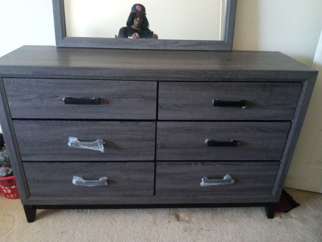 Mirror And Dresser/Dark Smokey Grey And Black 