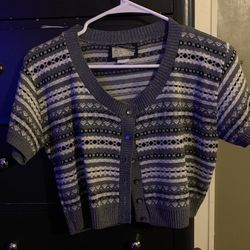 https://offerup.com/redirect/?o=Ry5BLlMuY28= Sweater Shirt Size L