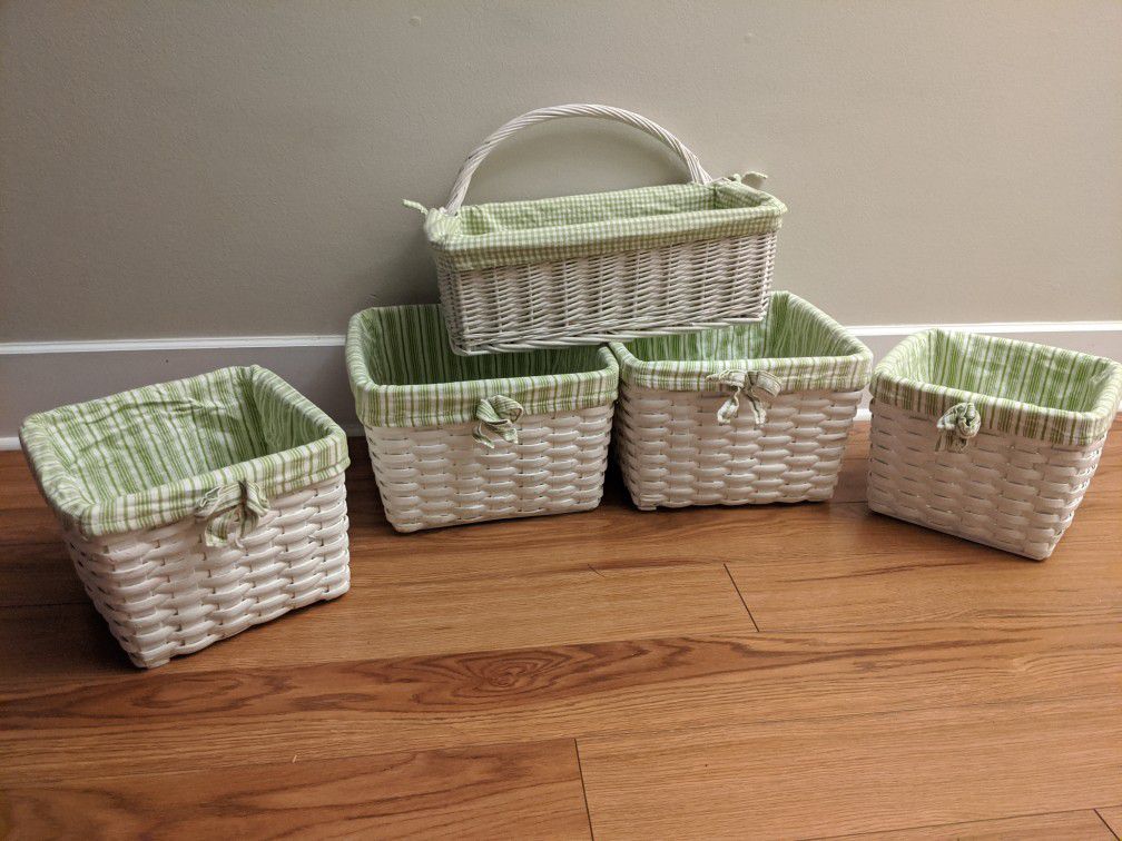 5 Baskets In Very Good Condition