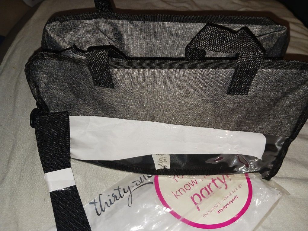 Thirty-One Gifts Get Creative Crossbody Organizer with shoulder strap Charcoal Crosshatch