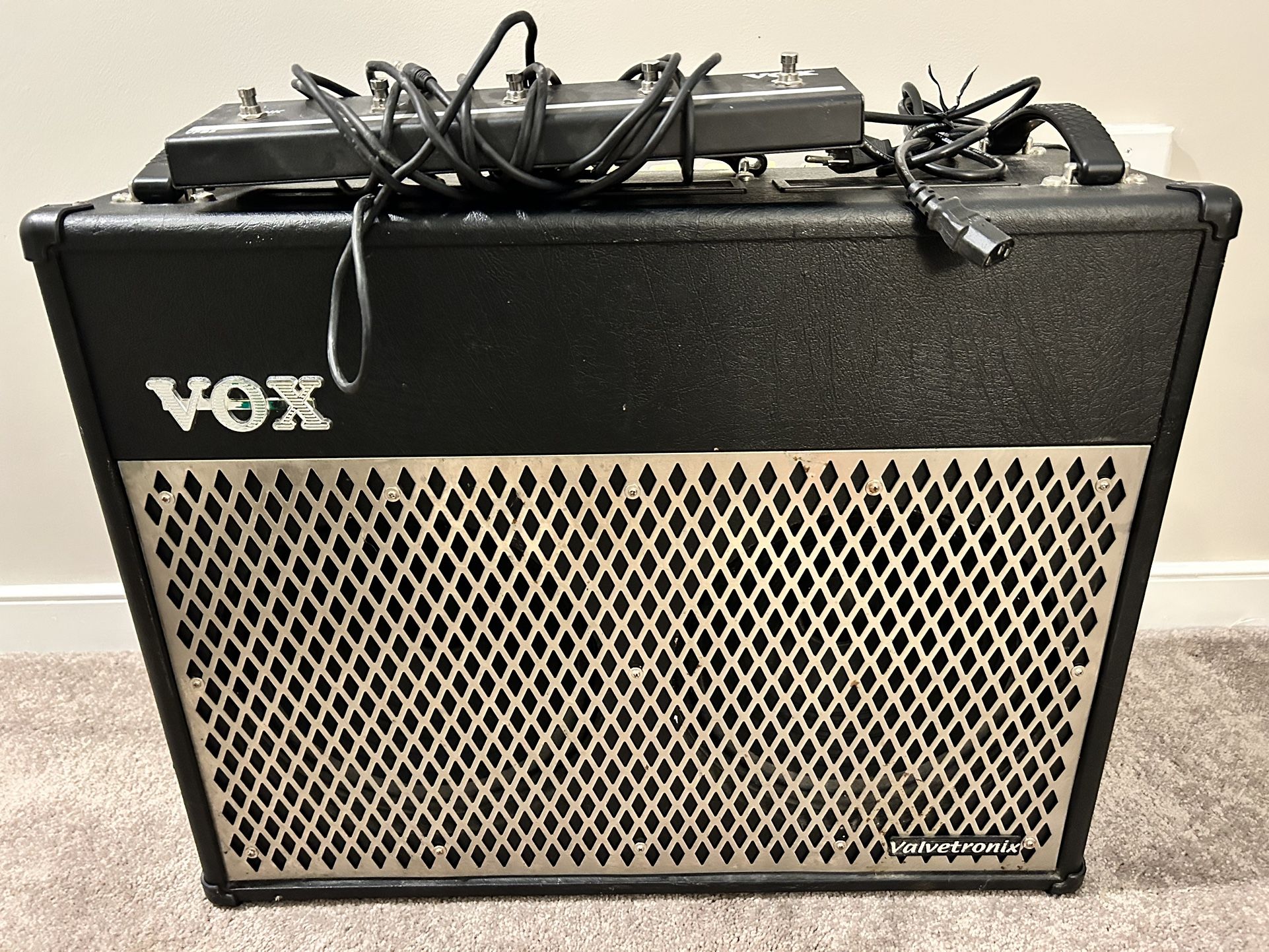 Vox Valvetronix VT100 Combo Amp 100W