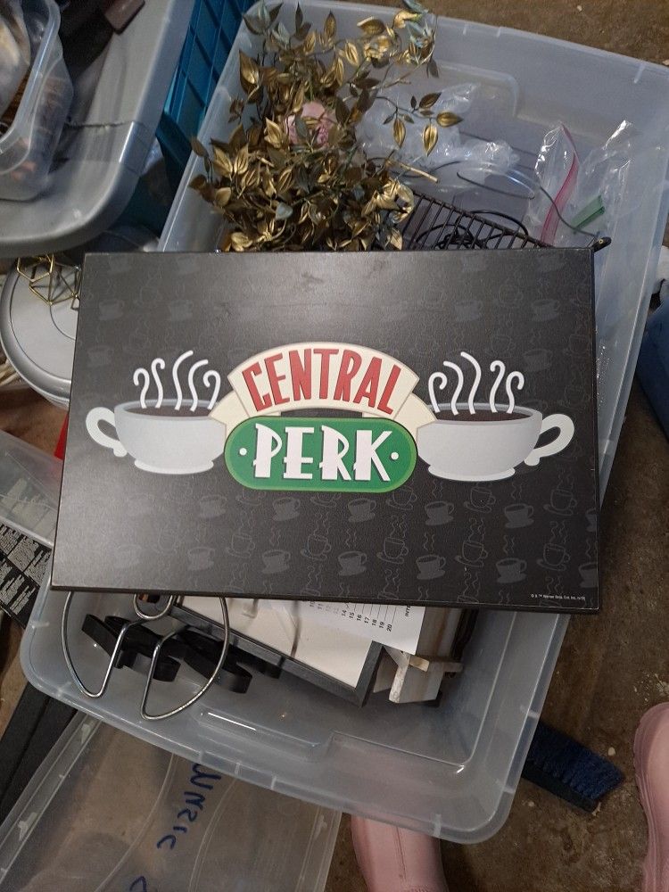 Sign 10$ Central Perk