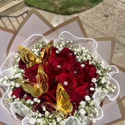 12 Roses//12 Rosas