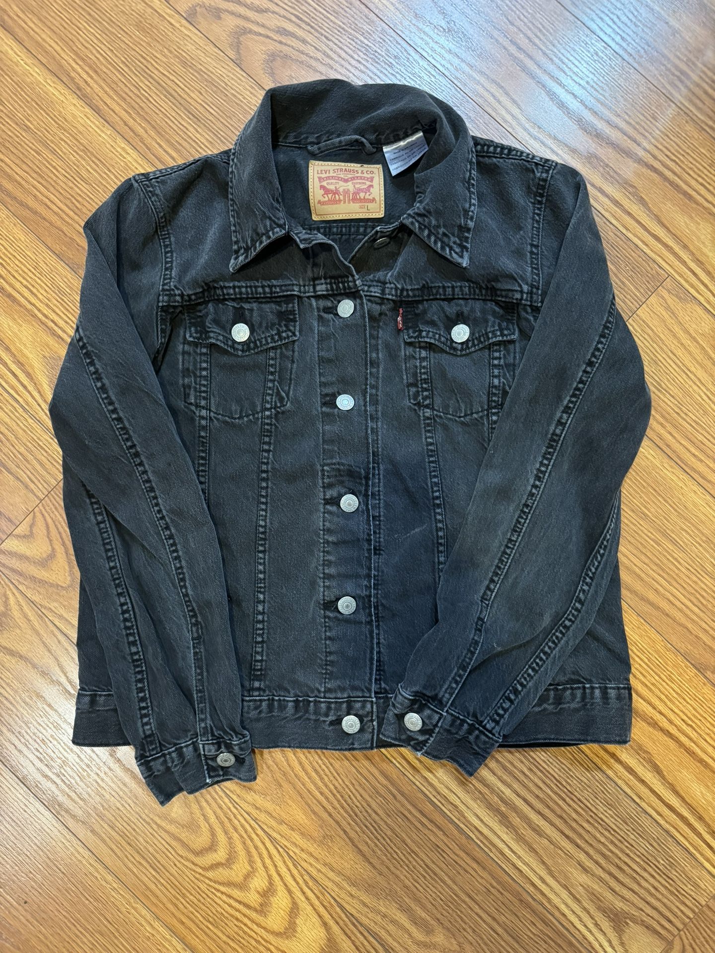 black levi women’s jean jacket