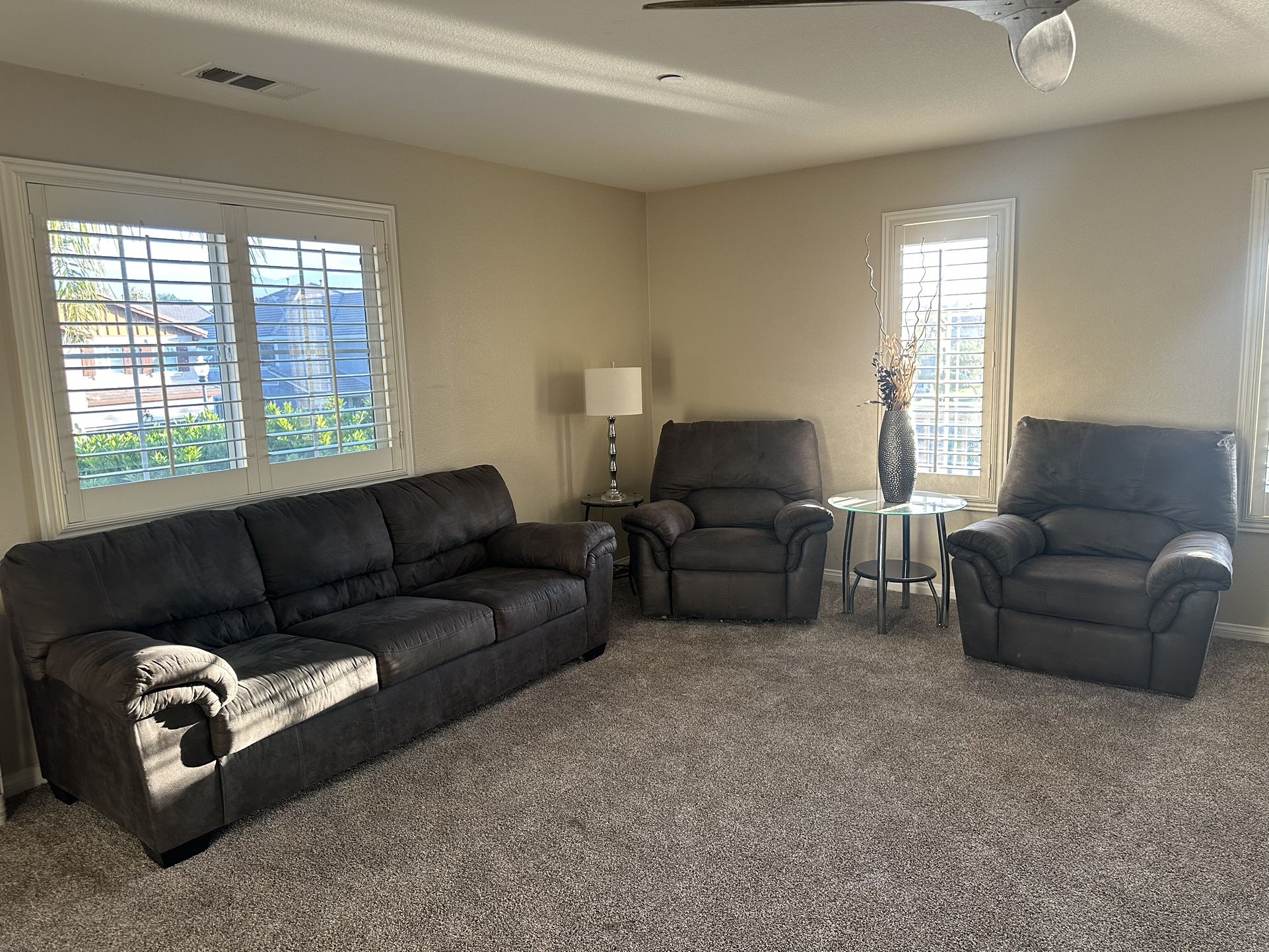 ✨ 3-Piece Living Room Set – Couch + 2 Recliners (Pickup Only) 