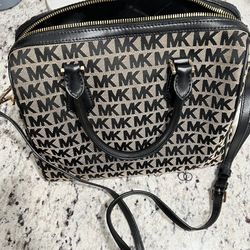 Micheal Kors Purse & Wallet
