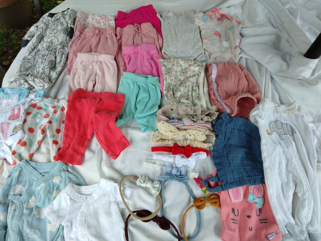 Bundle Of Clothes For A Premie Baby Girl About 34 Items Asking $20 Good Condition South La 90043 