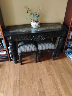 Decorative Japanese Table 2 Stools
