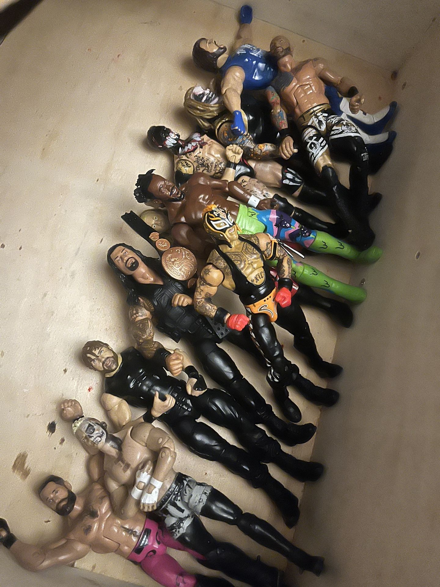 WWE ACTION FIGURES CHECK DESCRIPTION