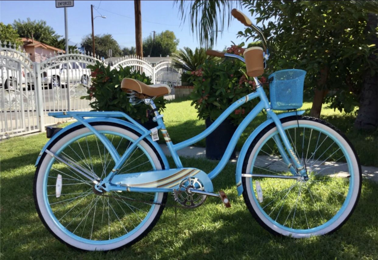 Huffy Ladies 26” Nassau Cruiser Bike