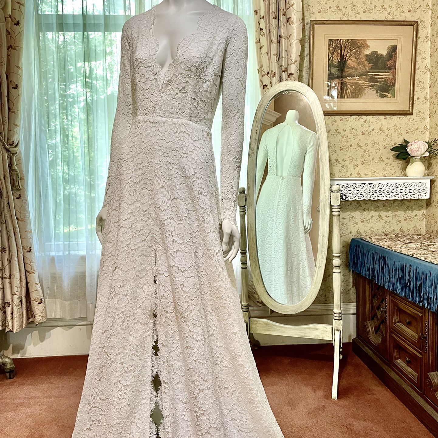 Vintage Retro Ivory Lace Wedding Gown