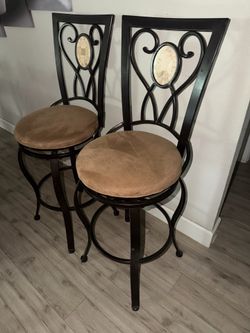 2 Swivel Bar Stools – Solid Metal – Excellent Condition