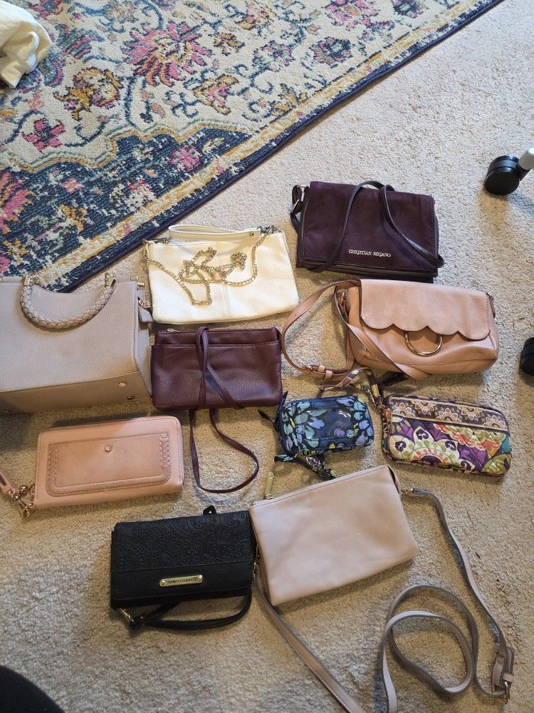 Purse And Wristlet Lot