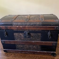 antique steamer trunk