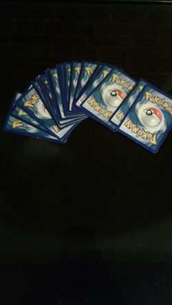 20 Pokemon cards