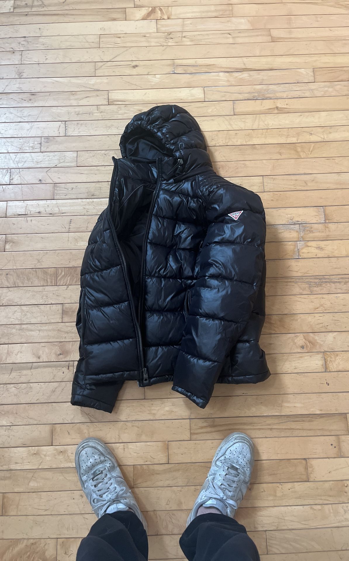 Guess puffer Jacket/ Medium
