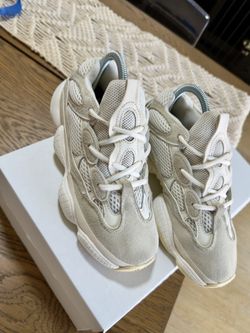 Men’s Yeezy 500 Size 5 No OG Box authentic 