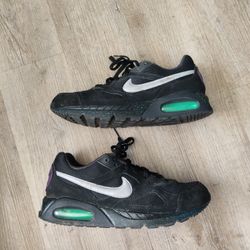 Nike Air Max Sneakers (Size: 10) For Sale