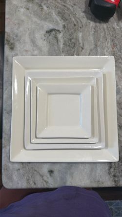 Restoration Hardware RH Dinner Plate Dining set approx 8 servings