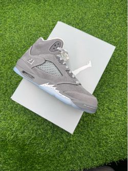 New Jordan 5 “Wolf Gray” Size 4Y