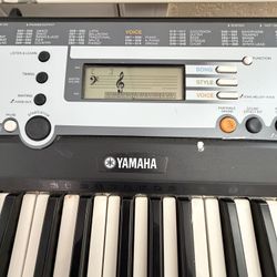 PSR-213 YAMAHA KEYBOARD 