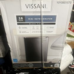 Vissanii 2.6 cu ft mini fridge 