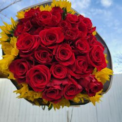 Arrangements Roses ๐น Sunflowers ๐ป